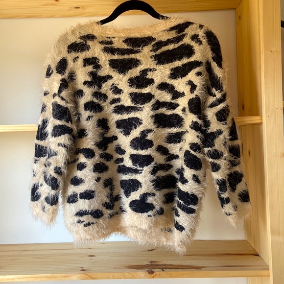 Softest Lion Sweater - Picture 3 of 3